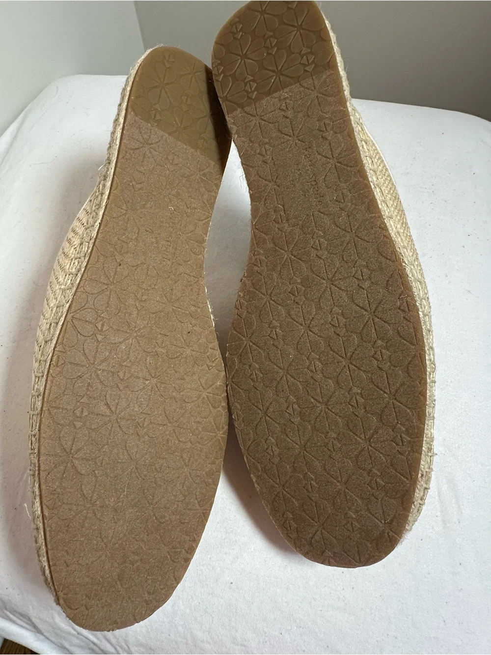 New Without Tags Kate Spade woven sunflower slide on flat shoes!